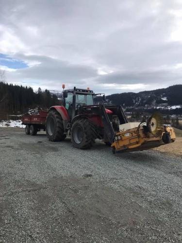 Kapasitet på feiing av gårdsplasser og større anlegg